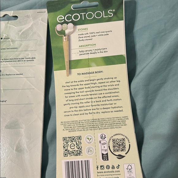 EcoTools Bamboo Massager and Roller Set with Black Scrubber - Picture 5 of 6